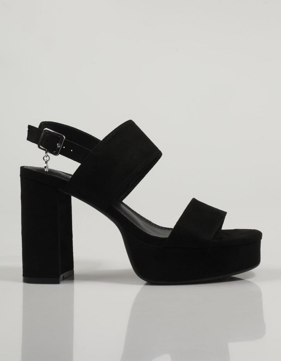 SANDALIAS XTI 141397 en color Negro