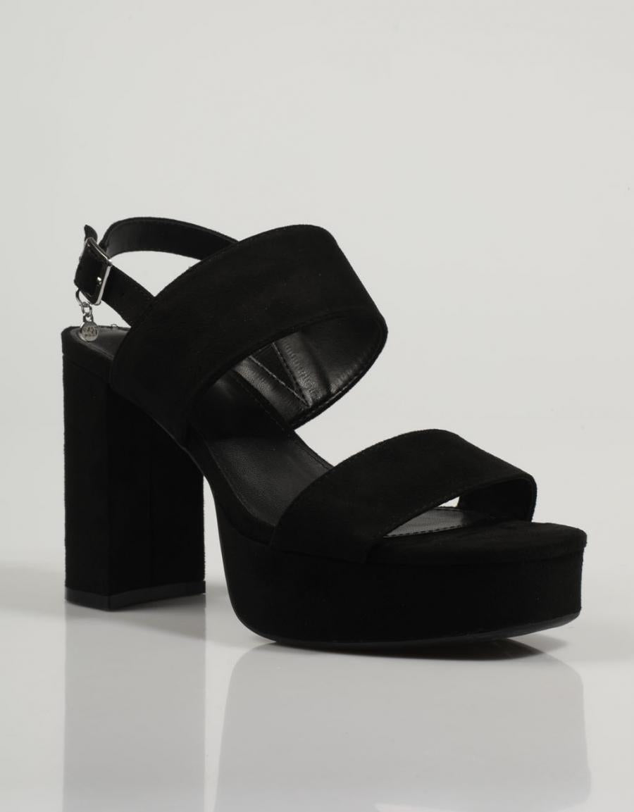 SANDALIAS XTI 141397 en color Negro