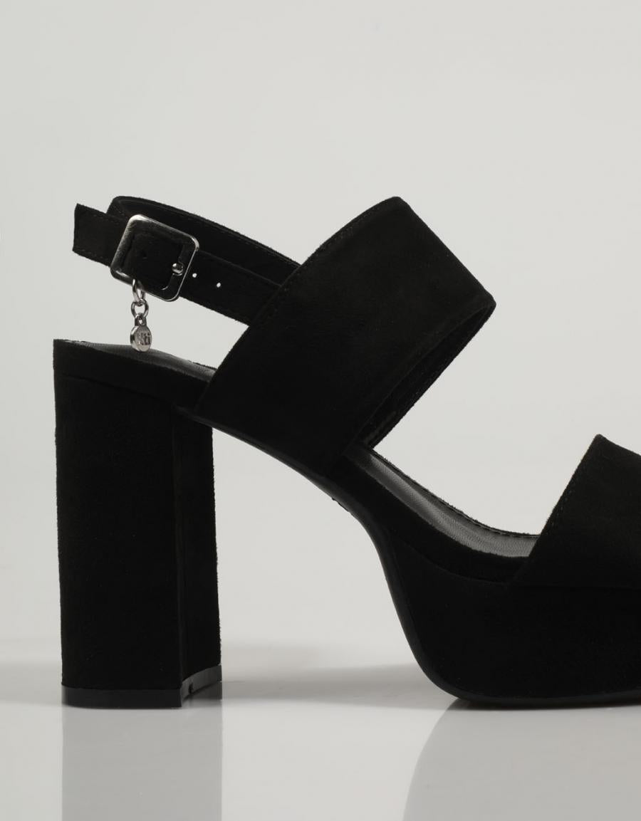 SANDALIAS XTI 141397 en color Negro