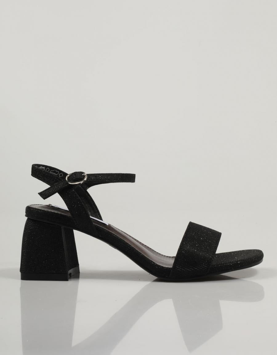SANDALIAS XTI 45278 en color Negro