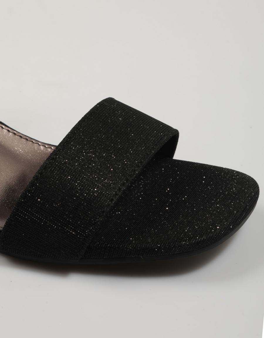 SANDALIAS XTI 45278 en color Negro