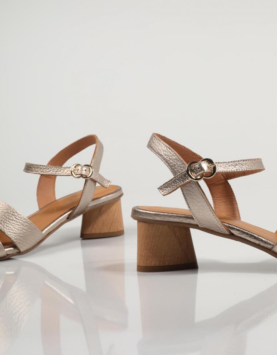 SANDALIAS FRANK 27931 en color Platino