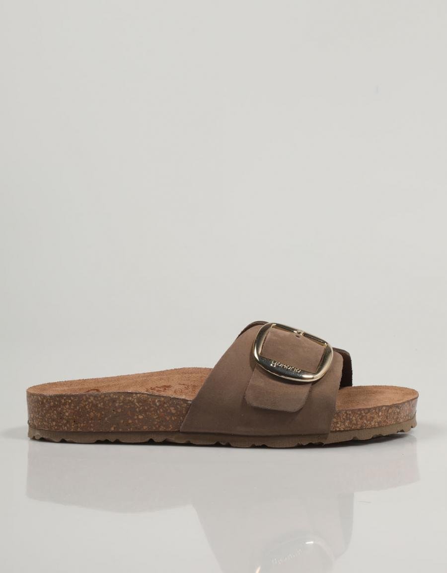 SANDALIAS YOKONO JERBA en color Marron