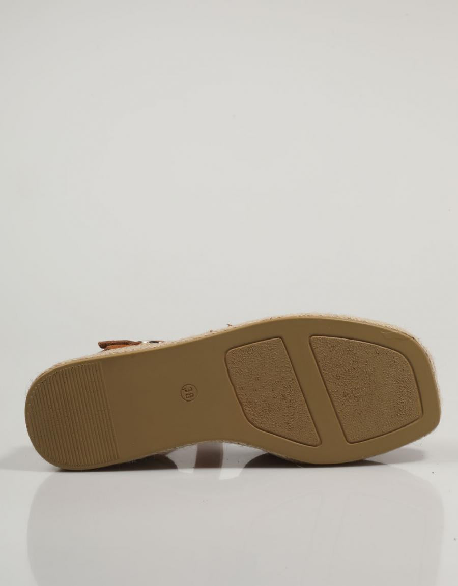 SANDALIAS CHIKA10 NEW en color Cuero