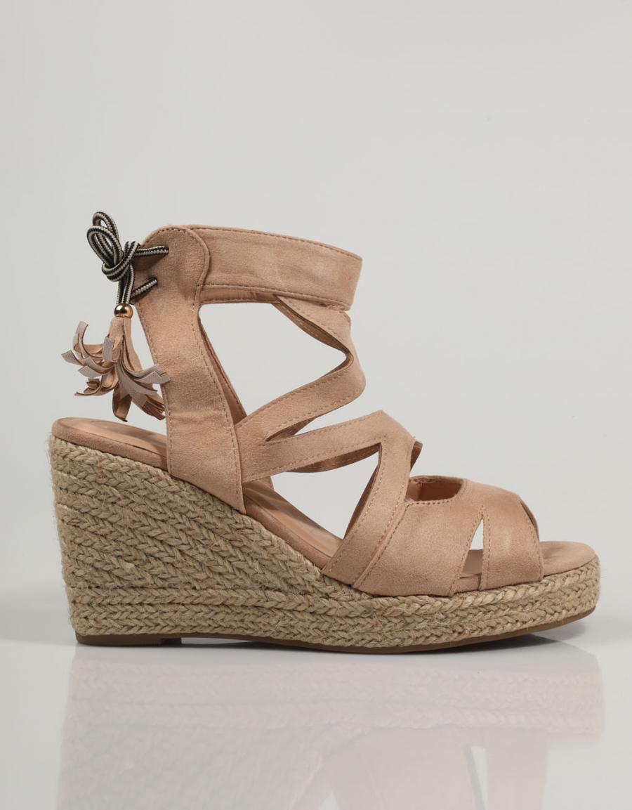 SANDALIAS CHIKA10 VIOLETA en color Beige