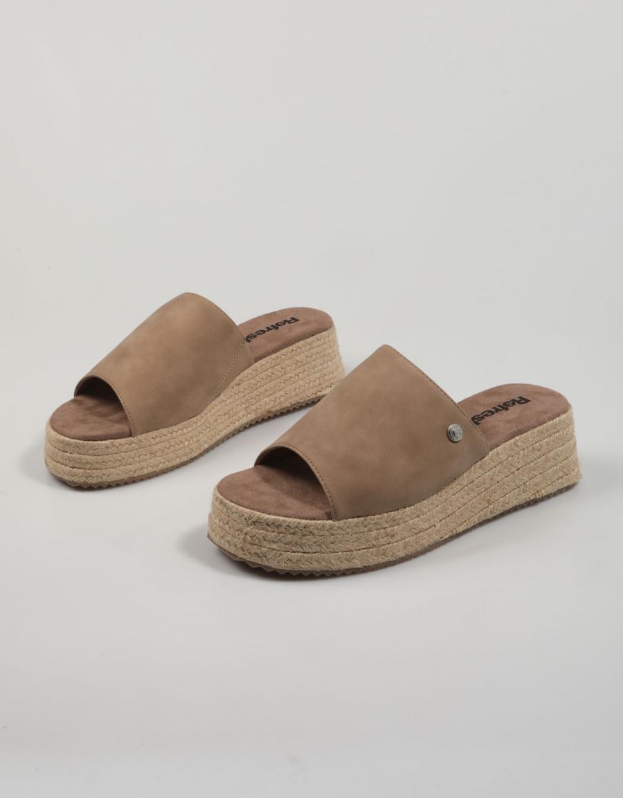 SANDALIAS REFRESH 170776 en color Taupe