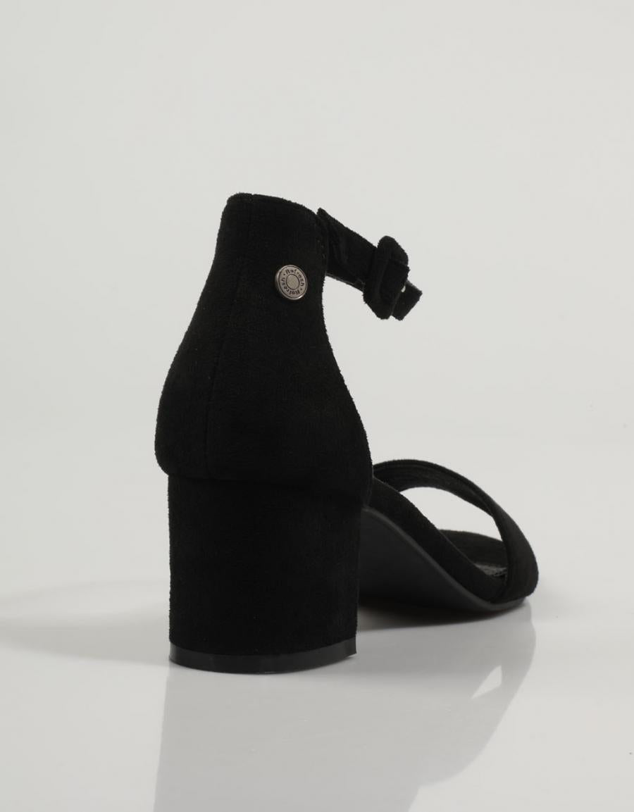 SANDALIAS REFRESH 170789 en color Negro