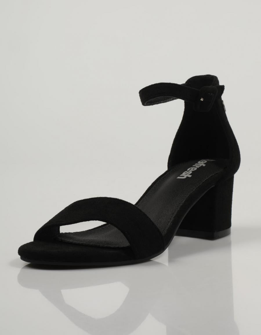SANDALIAS REFRESH 170789 en color Negro