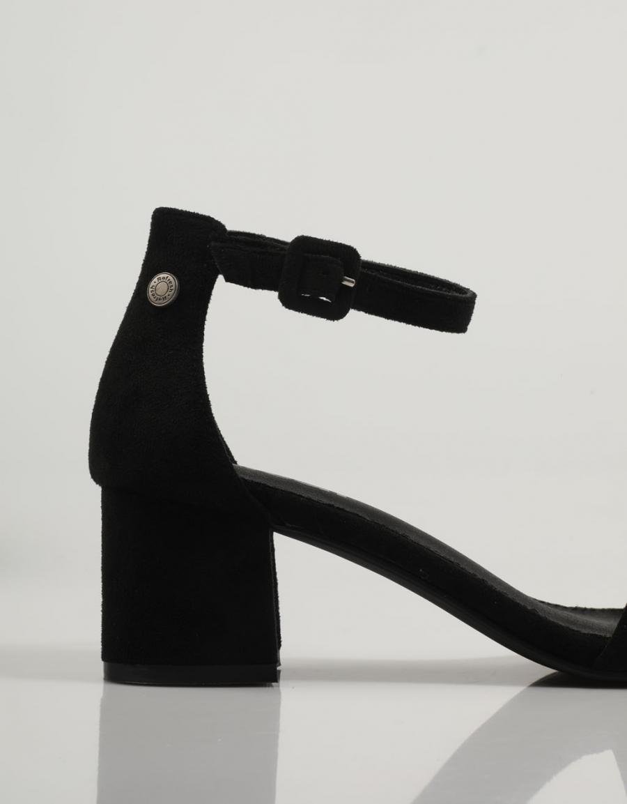SANDALIAS REFRESH 170789 en color Negro