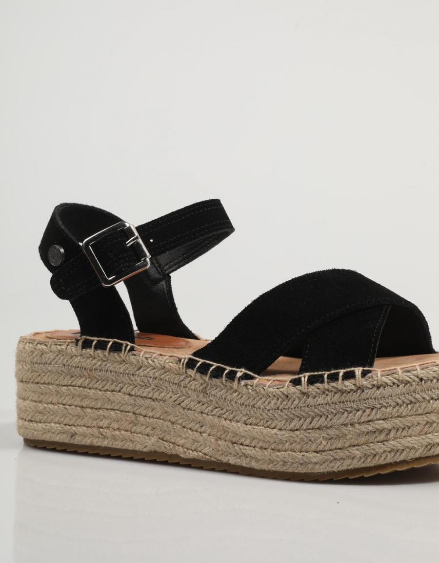 SANDALIAS REFRESH 170794 en color Negro