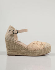SANDALIAS REFRESH 170869 en color Beige