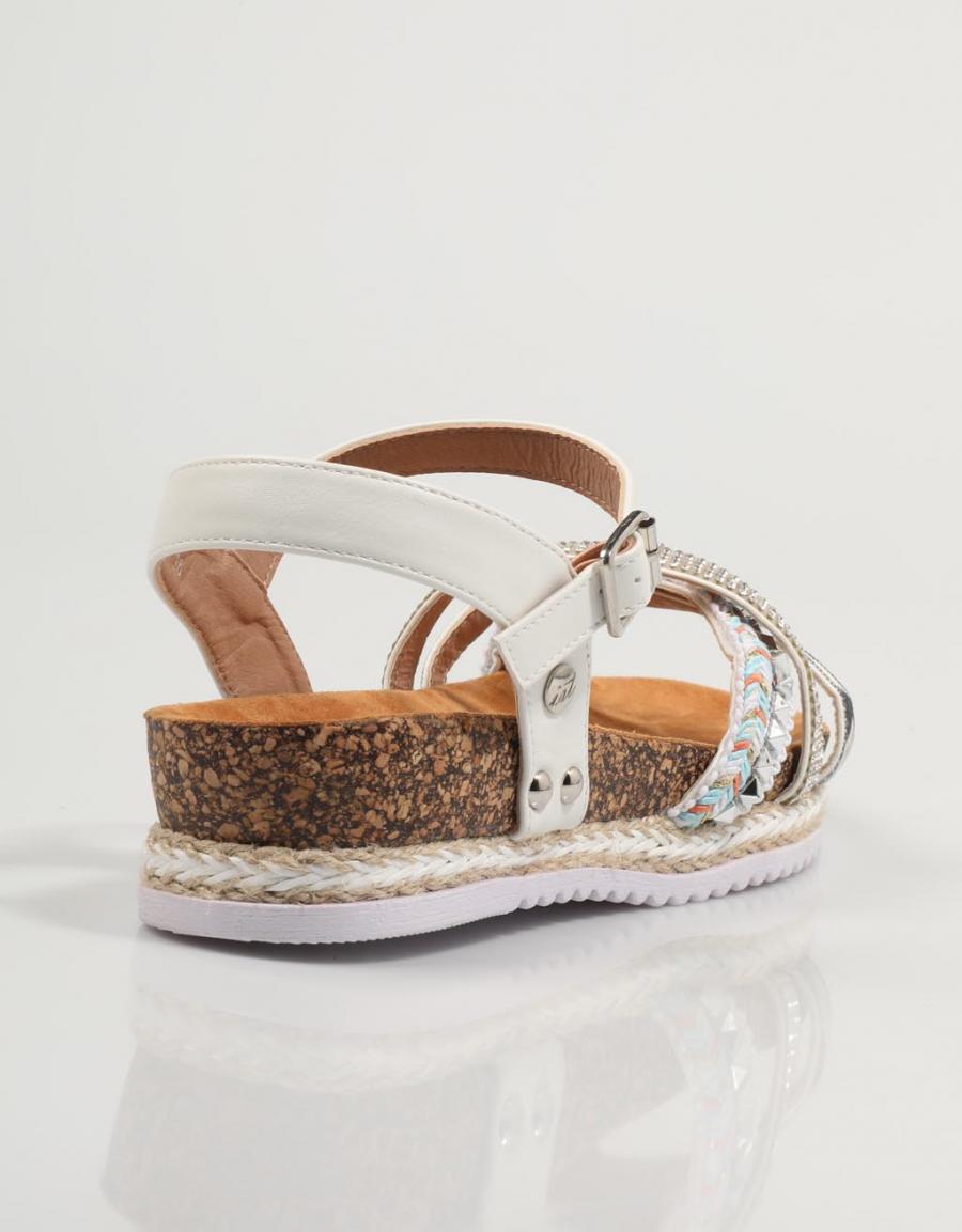 SANDALIAS ISTERIA 23119 en color Blanco