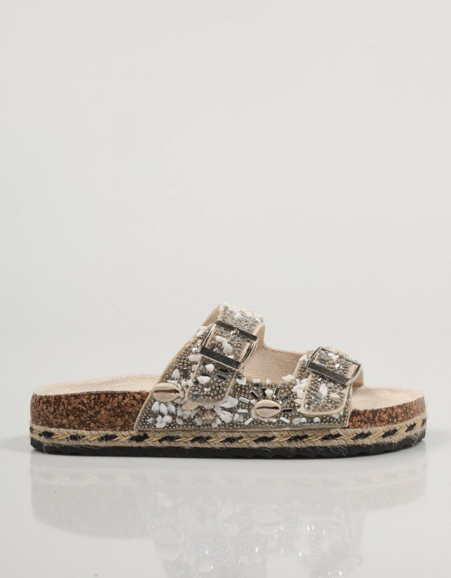 SANDALIAS ISTERIA 23138 en color Beige