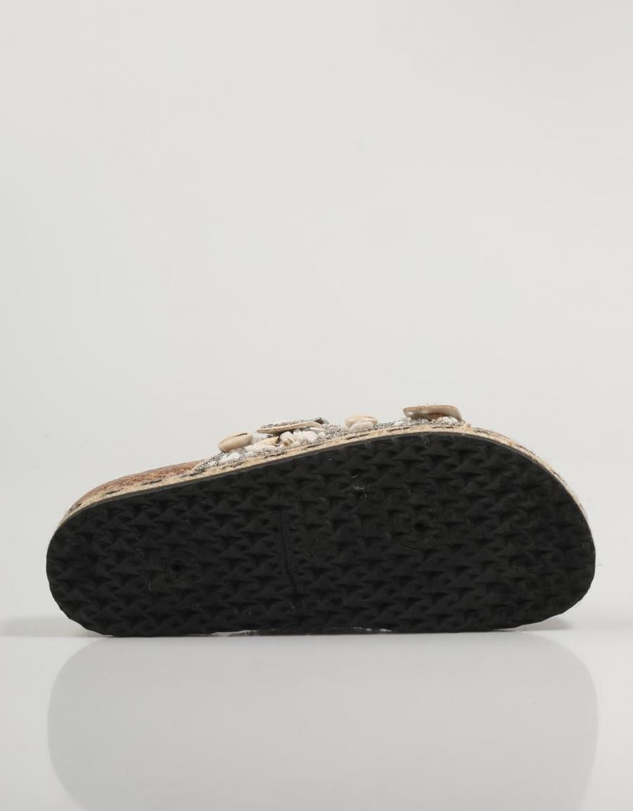 SANDALIAS ISTERIA 23138 en color Beige