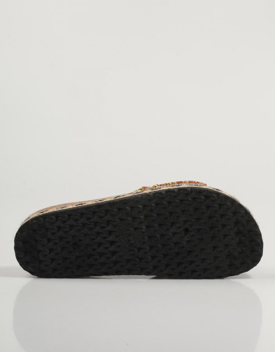SANDALIAS ISTERIA 23137 en color Cuero