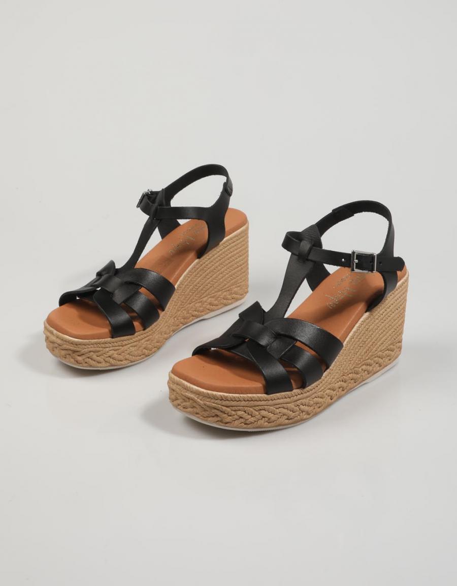 SANDALIAS REBECCA HOPE 5225 en color Negro