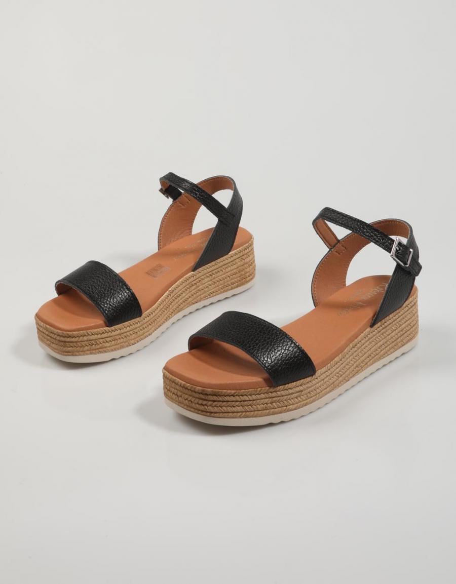 SANDALIAS REBECCA HOPE 5208 en color Negro