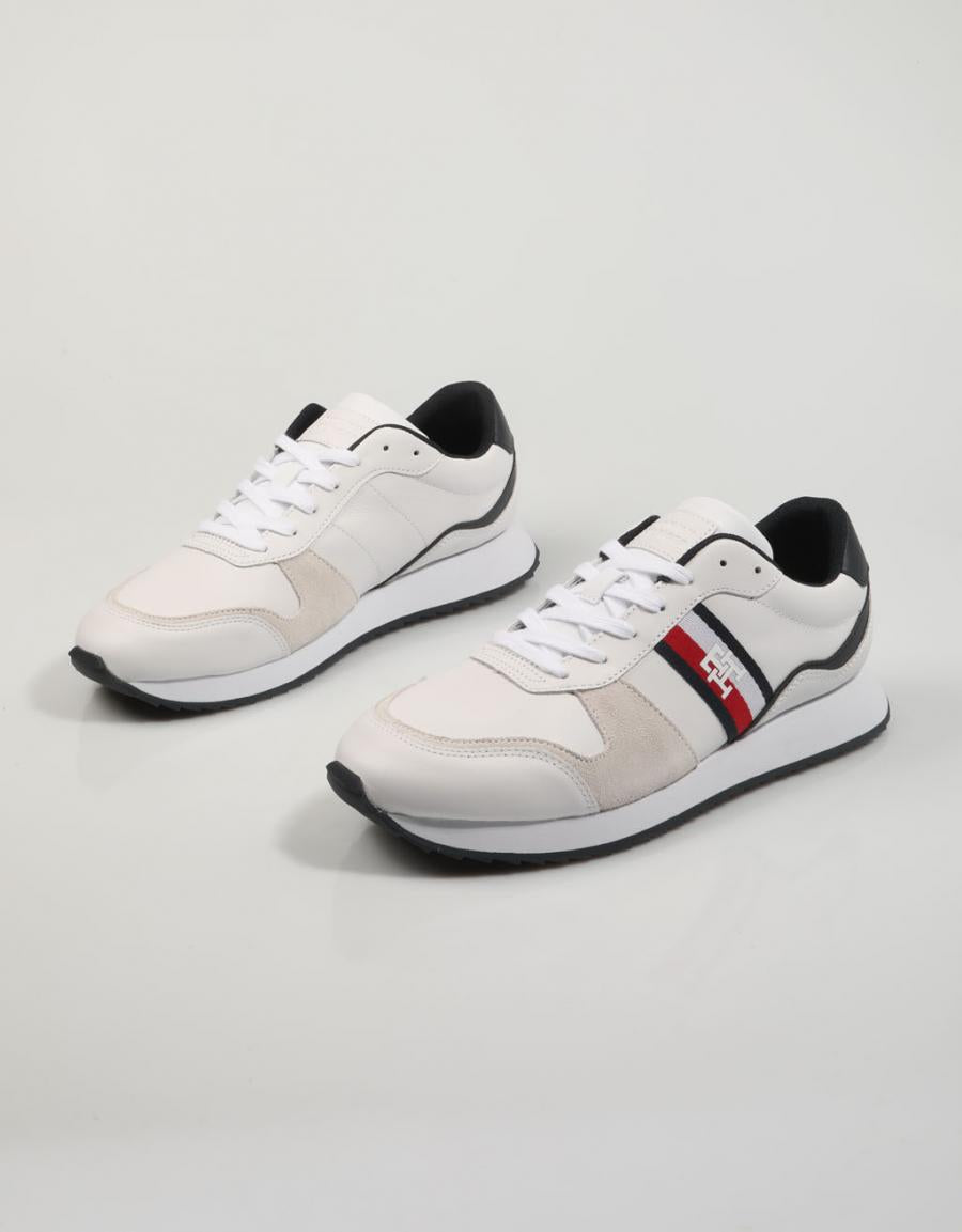 ZAPATILLAS TOMMY HILFIGER RUNNER en color Blanco