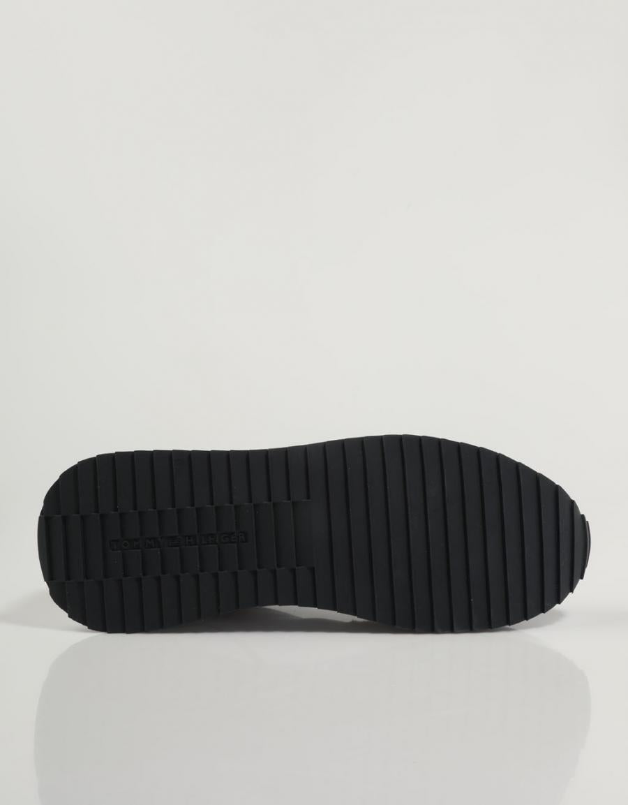 ZAPATILLAS TOMMY HILFIGER RUNNER en color Blanco