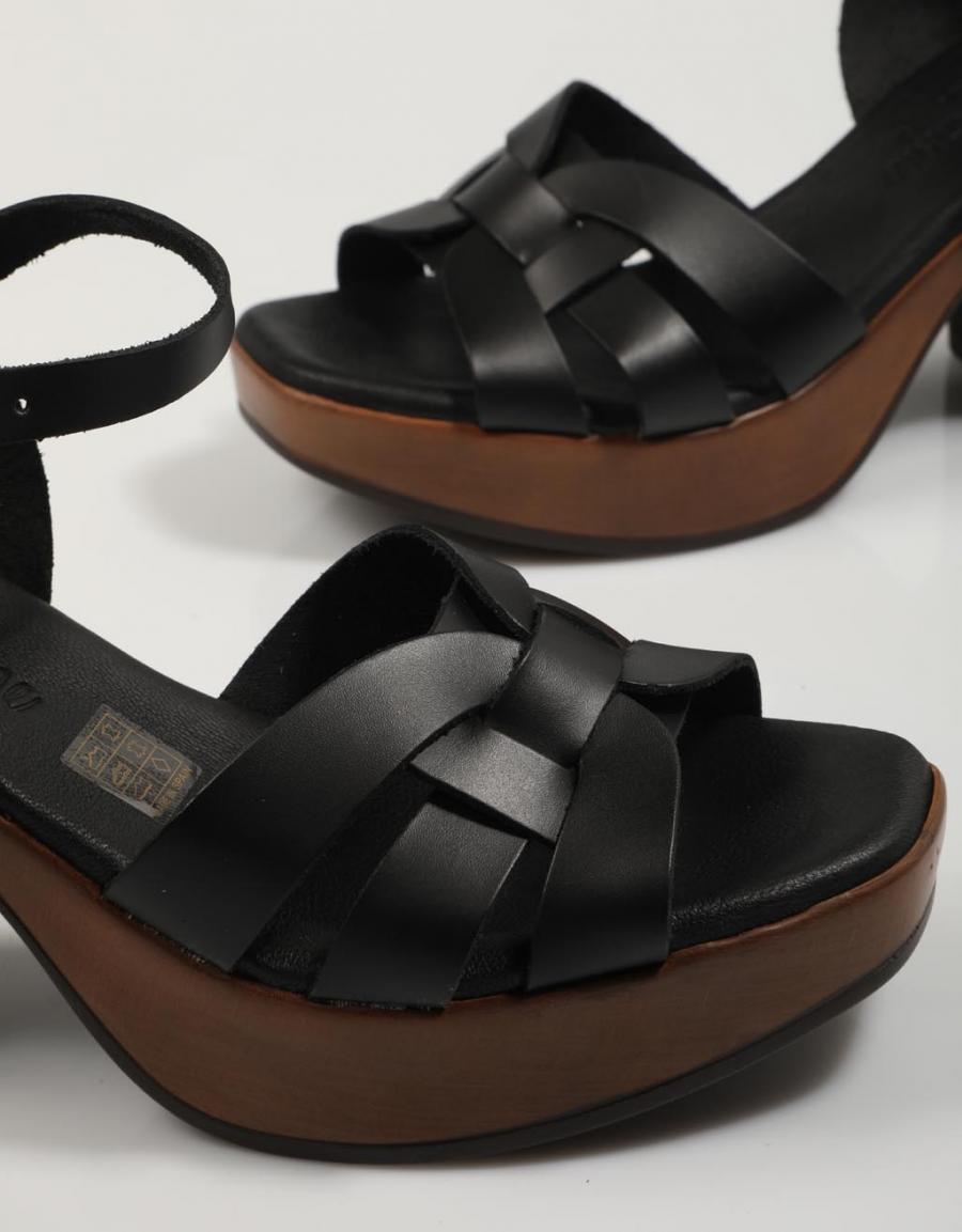SANDALIAS REBECCA HOPE 5243 en color Negro