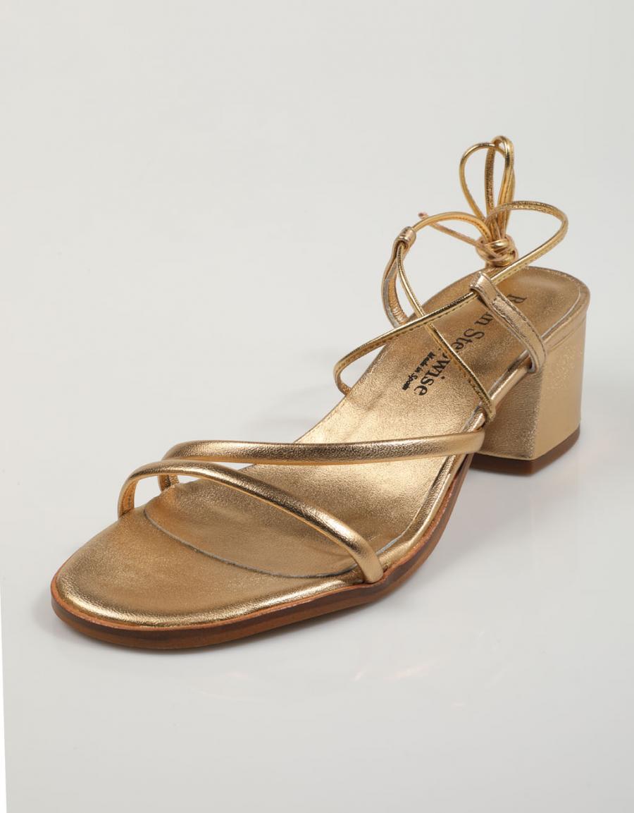 SANDALIAS BRYAN 2605 en color Oro