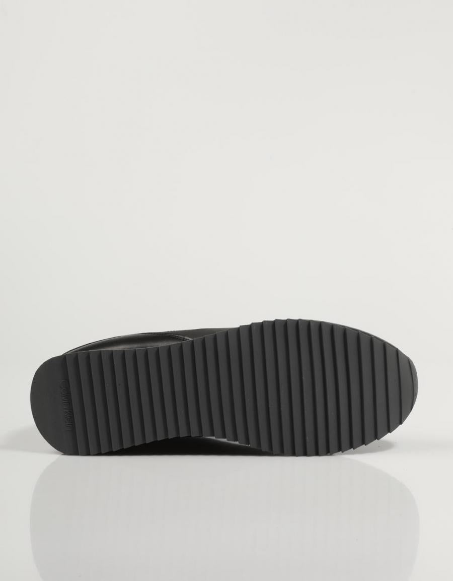 ZAPATILLAS CALVIN KLEIN LOW en color Negro