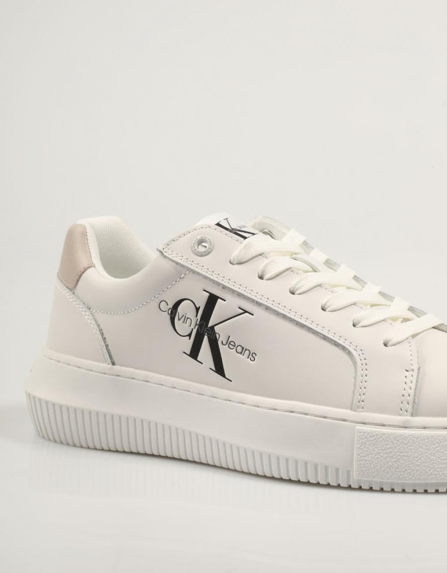 ZAPATILLAS CALVIN KLEIN CHUNKY CUPSOLE MONO LTH WN en color Blanco