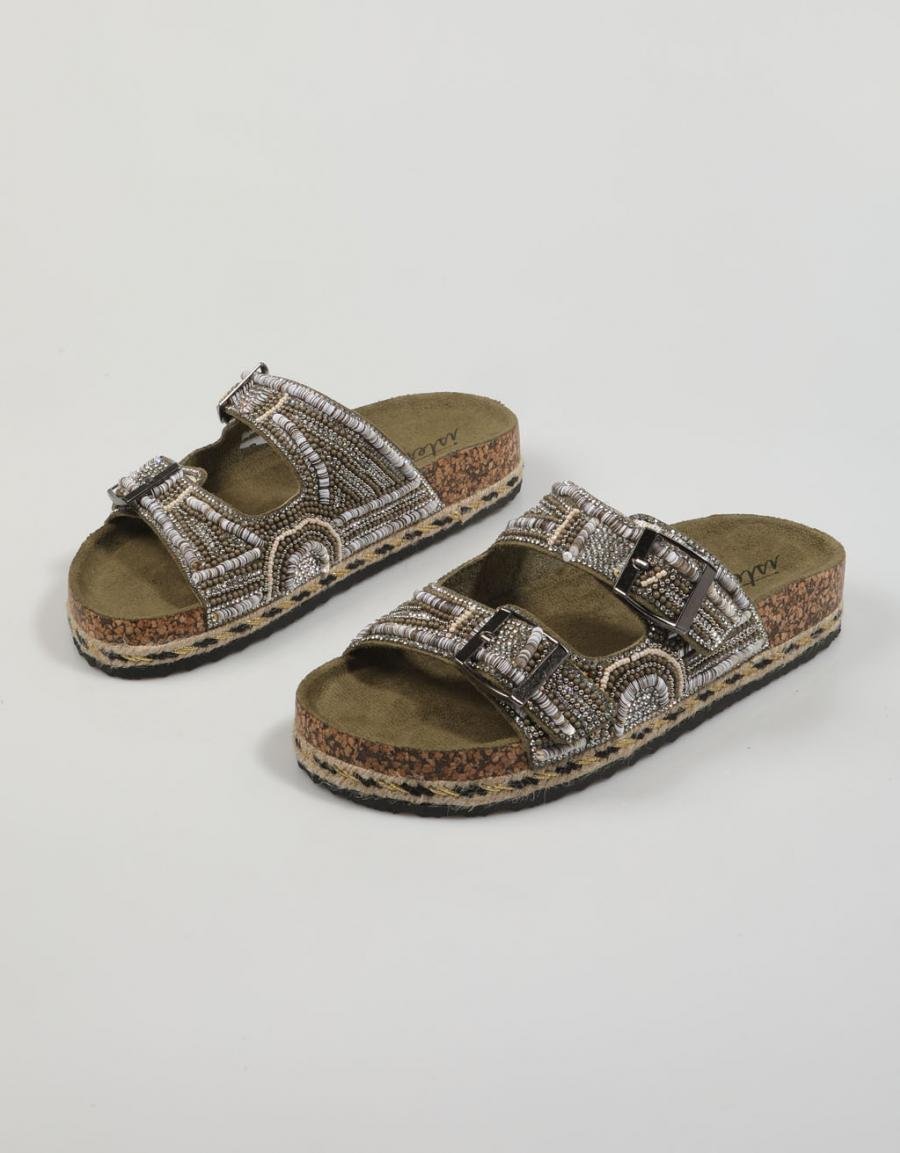 SANDALIAS ISTERIA 23136 en color Kaki