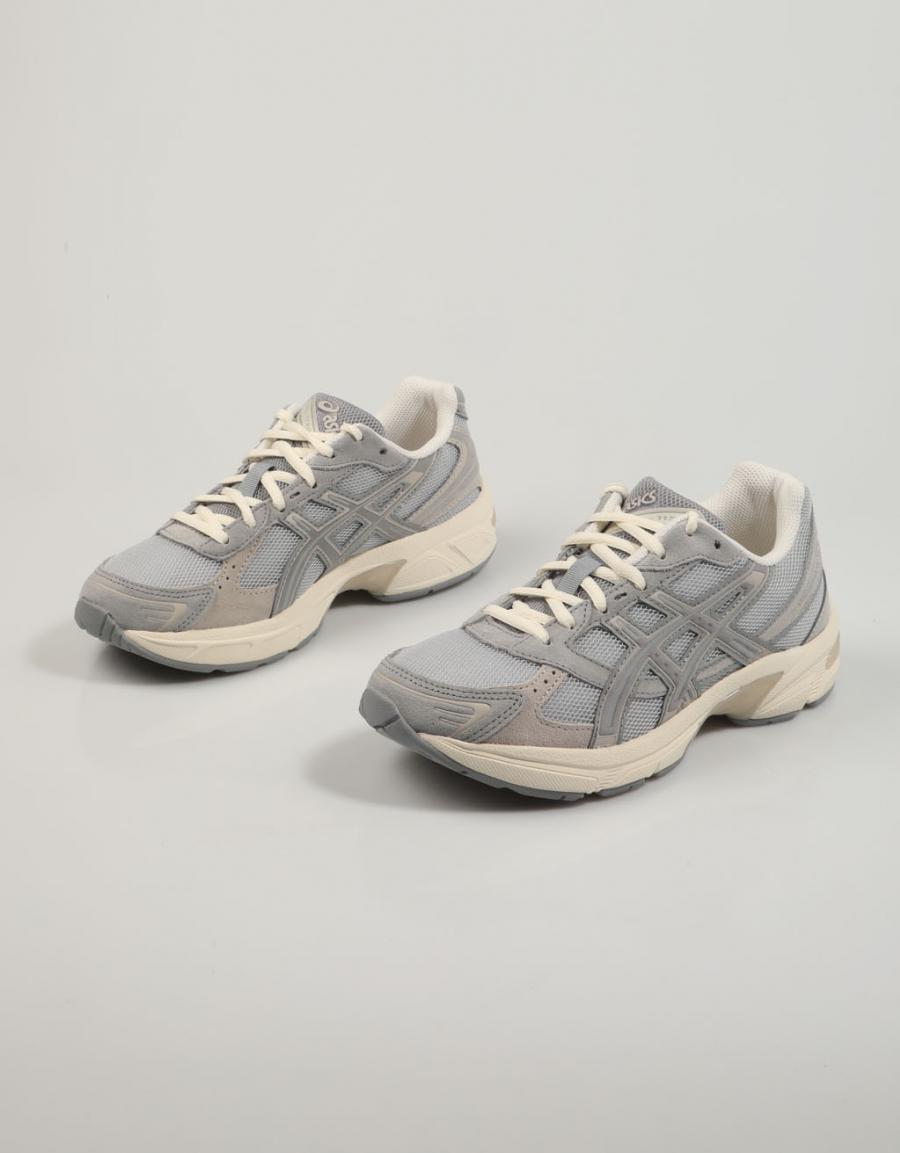 ZAPATILLAS ASICS GEL en color Gris