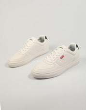 ZAPATILLAS LEVIS LIAM en color Blanco