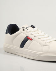 ZAPATILLAS LEVIS ARCHIE en color Blanco