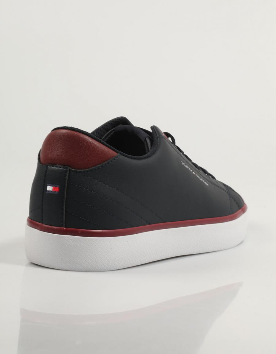 ZAPATILLAS TOMMY HILFIGER TH HI VULC CORE LOW LEATHER en color Azul marino
