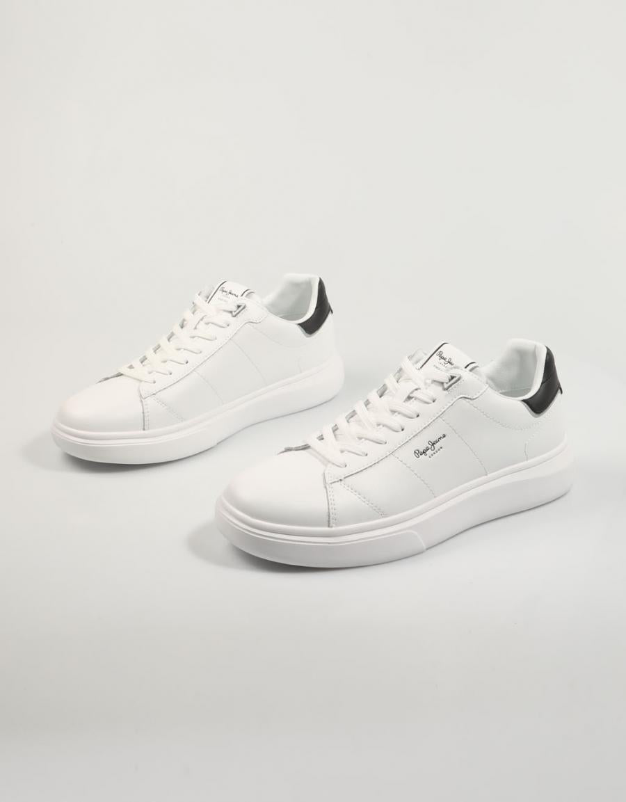 ZAPATILLAS PEPE JEANS EATON BASIC PMS30981 en color Blanco