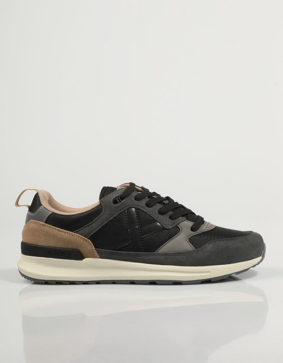 ZAPATILLAS MUNICH ALPHA en color Negro