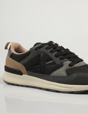 ZAPATILLAS MUNICH ALPHA en color Negro