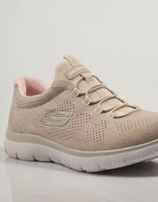 ZAPATILLAS SKECHERS SUMMITS en color Beige