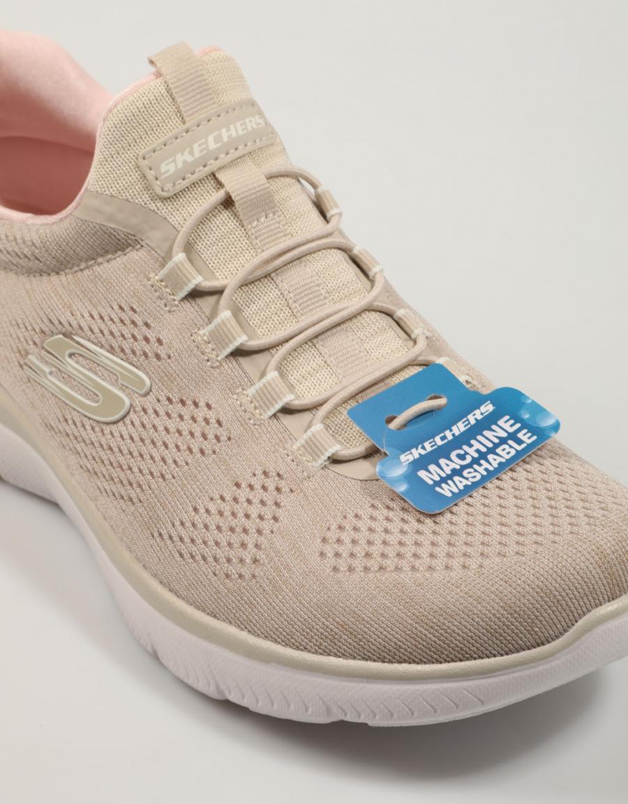 ZAPATILLAS SKECHERS SUMMITS en color Beige