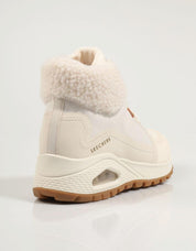 BOTINES SKECHERS UNO RUGGED en color Hielo