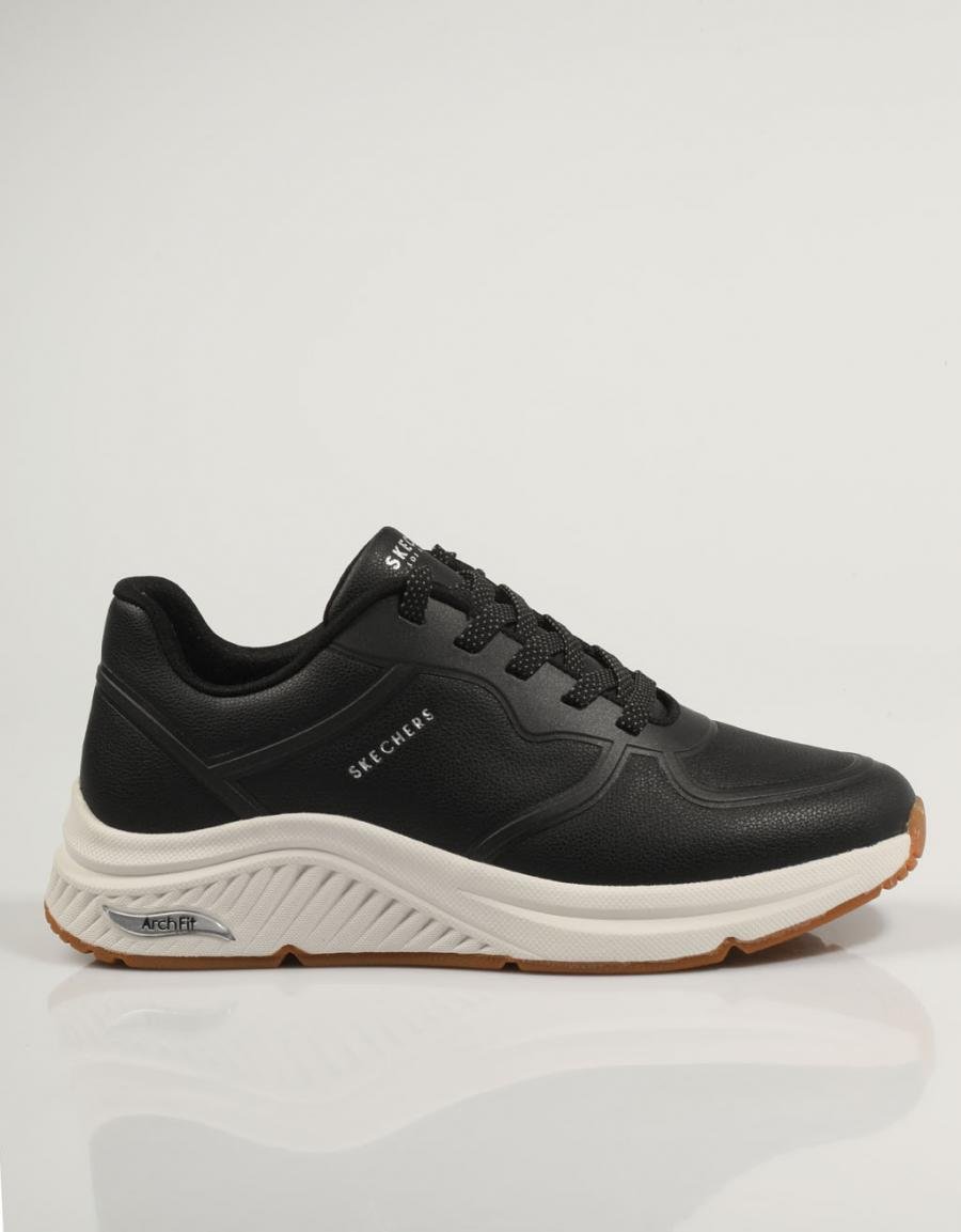 ZAPATILLAS SKECHERS ARCH FIT en color Negro