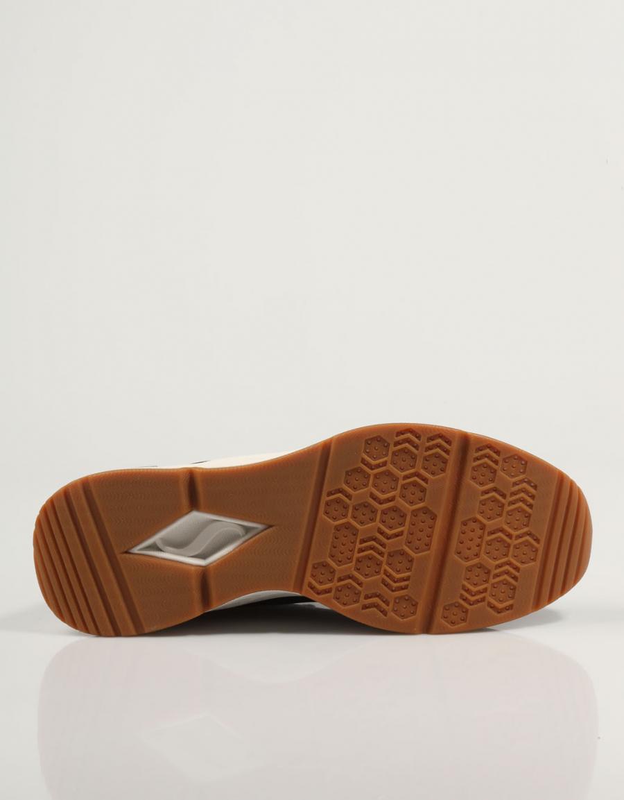 ZAPATILLAS SKECHERS ARCH FIT en color Negro
