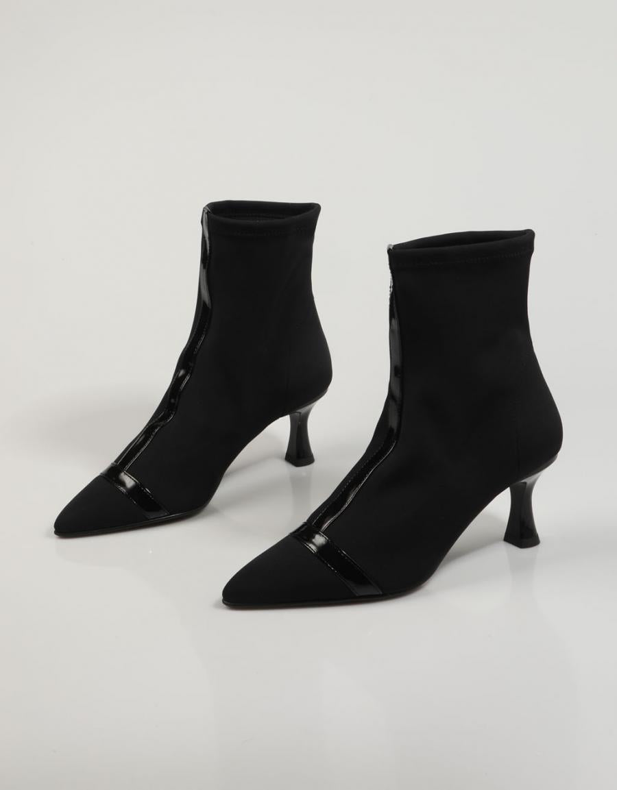 BOTINES MISS ELASTIC 77039 en color Negro