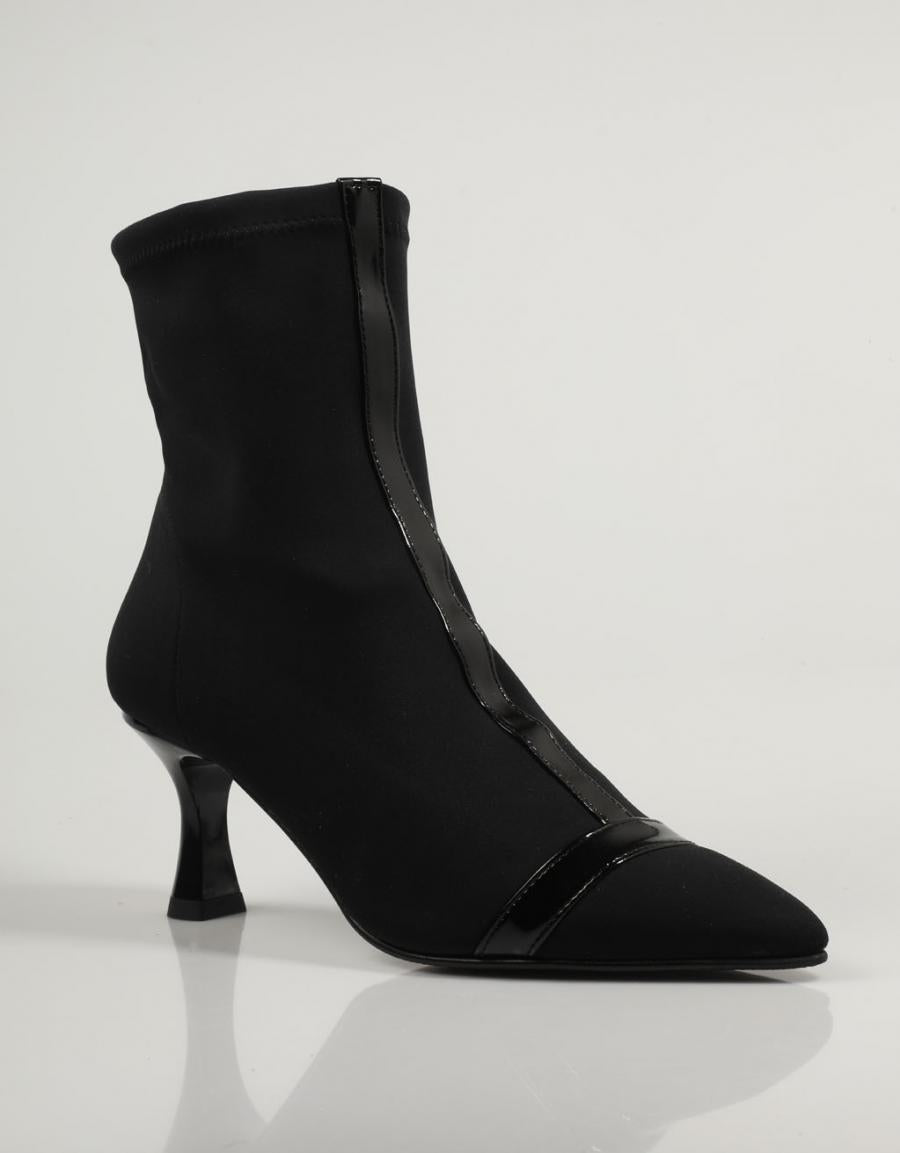 BOTINES MISS ELASTIC 77039 en color Negro