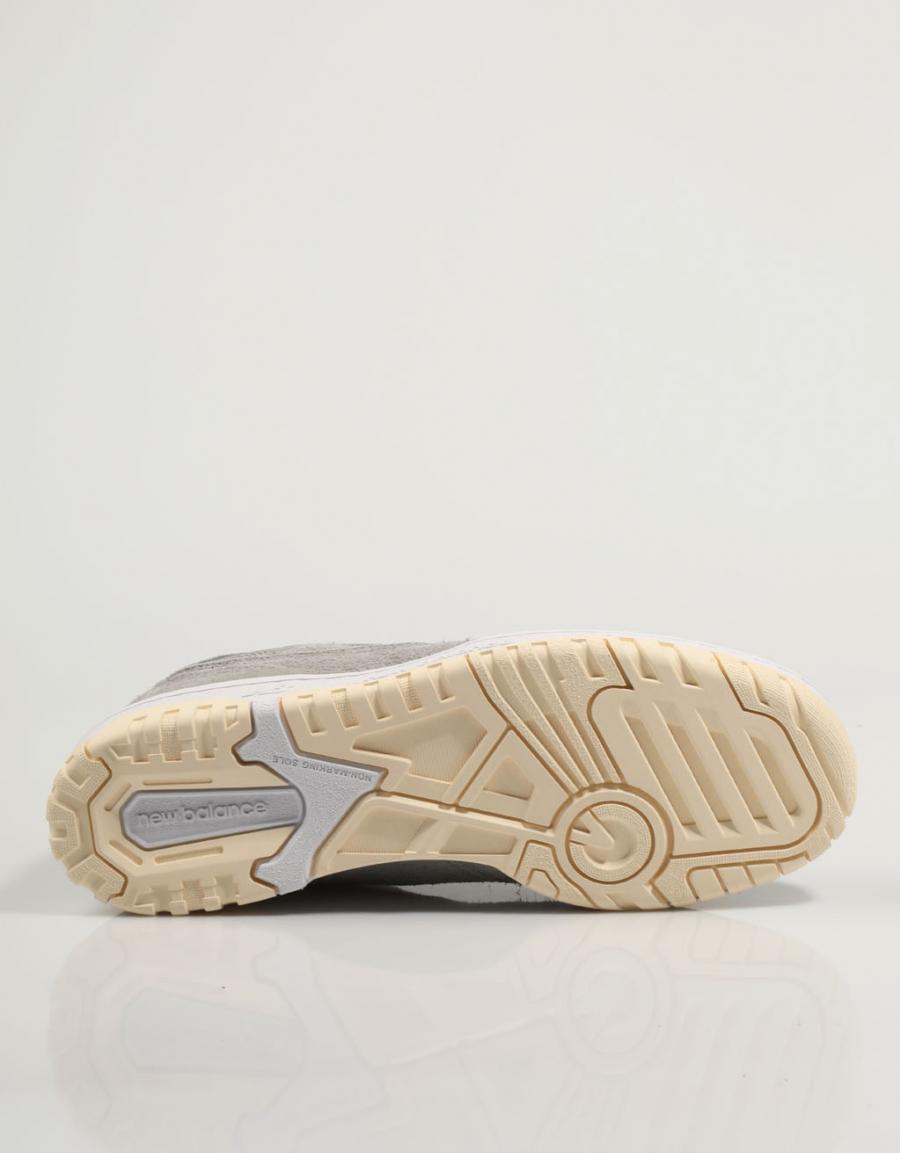 ZAPATILLAS NEW BALANCE BB550 en color Gris
