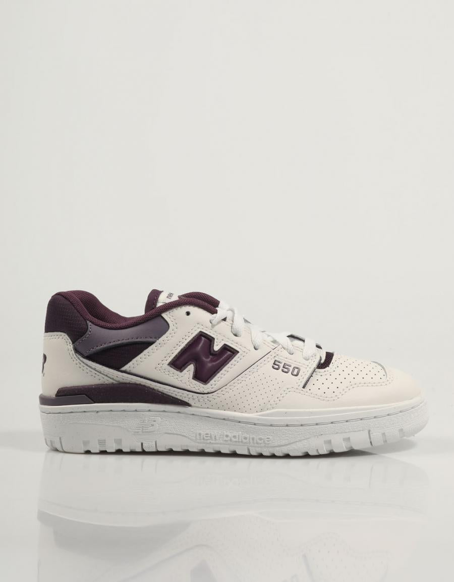 ZAPATILLAS NEW BALANCE BBW550 en color Blanco