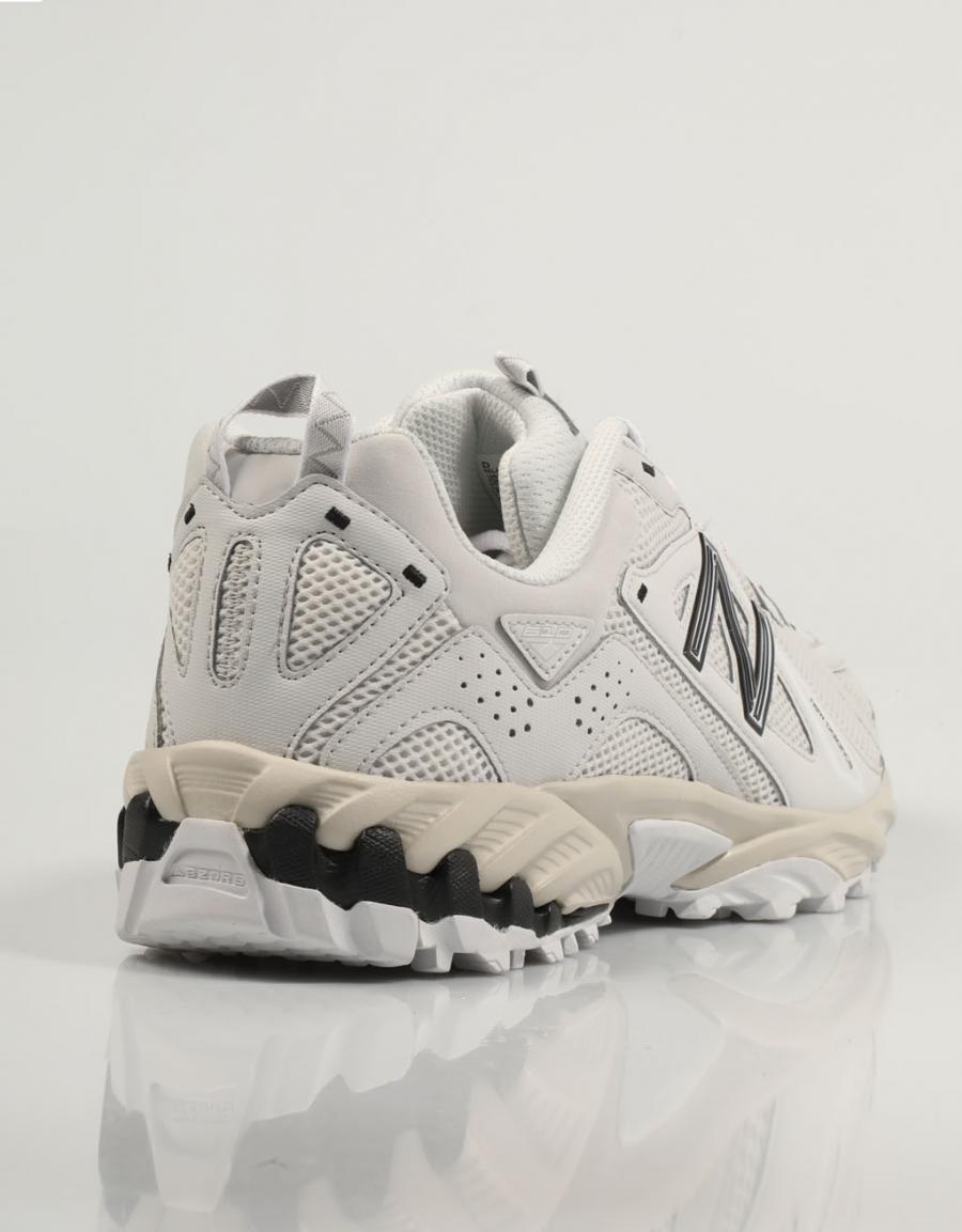 ZAPATILLAS NEW BALANCE ML610 en color Beige