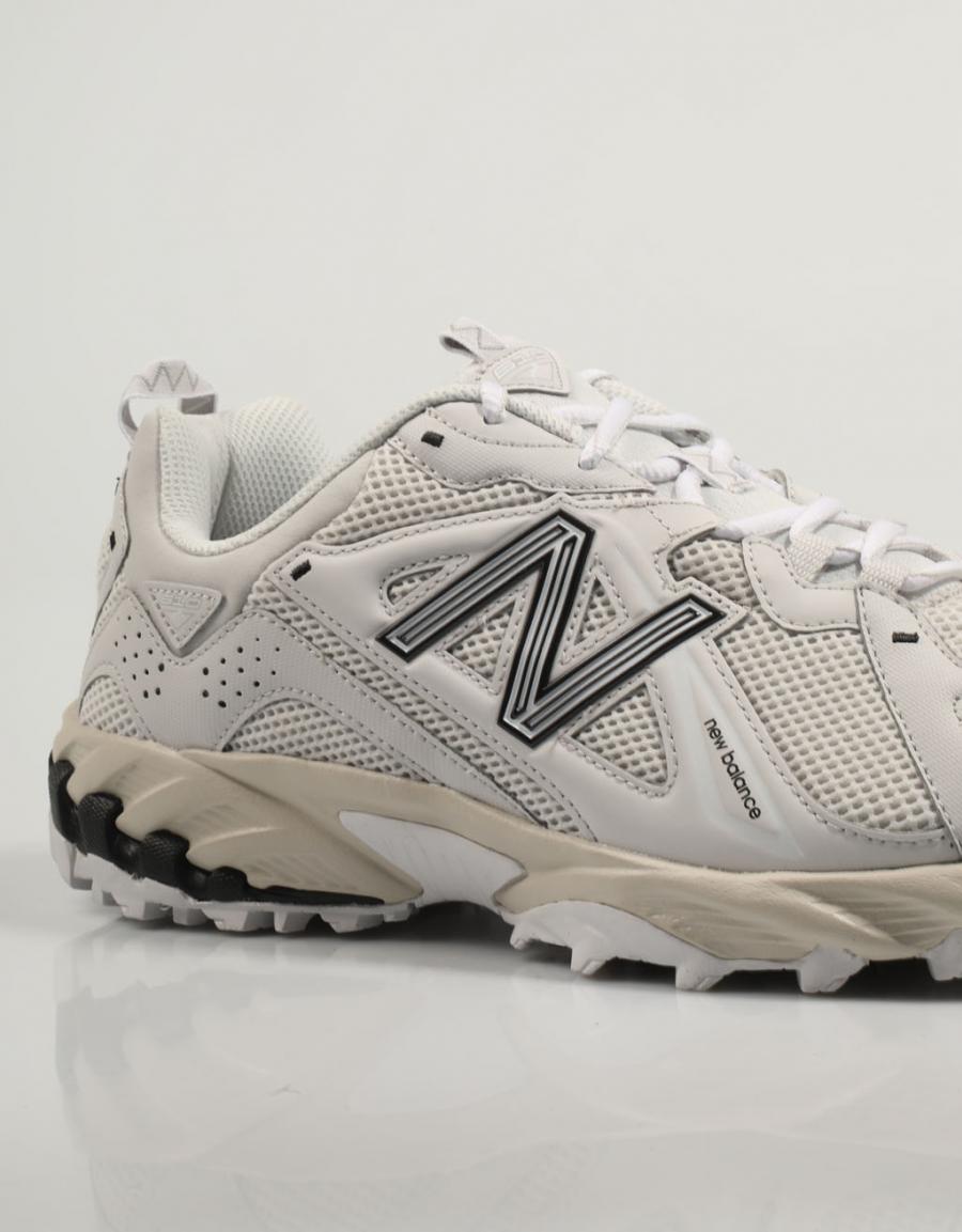 ZAPATILLAS NEW BALANCE ML610 en color Beige