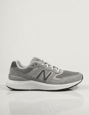 ZAPATILLAS NEW BALANCE MW880 en color Gris