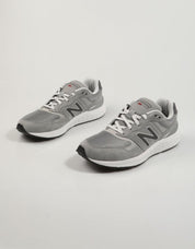 ZAPATILLAS NEW BALANCE MW880 en color Gris