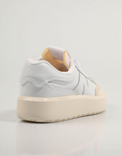 ZAPATILLAS NEW BALANCE CT302 en color Blanco