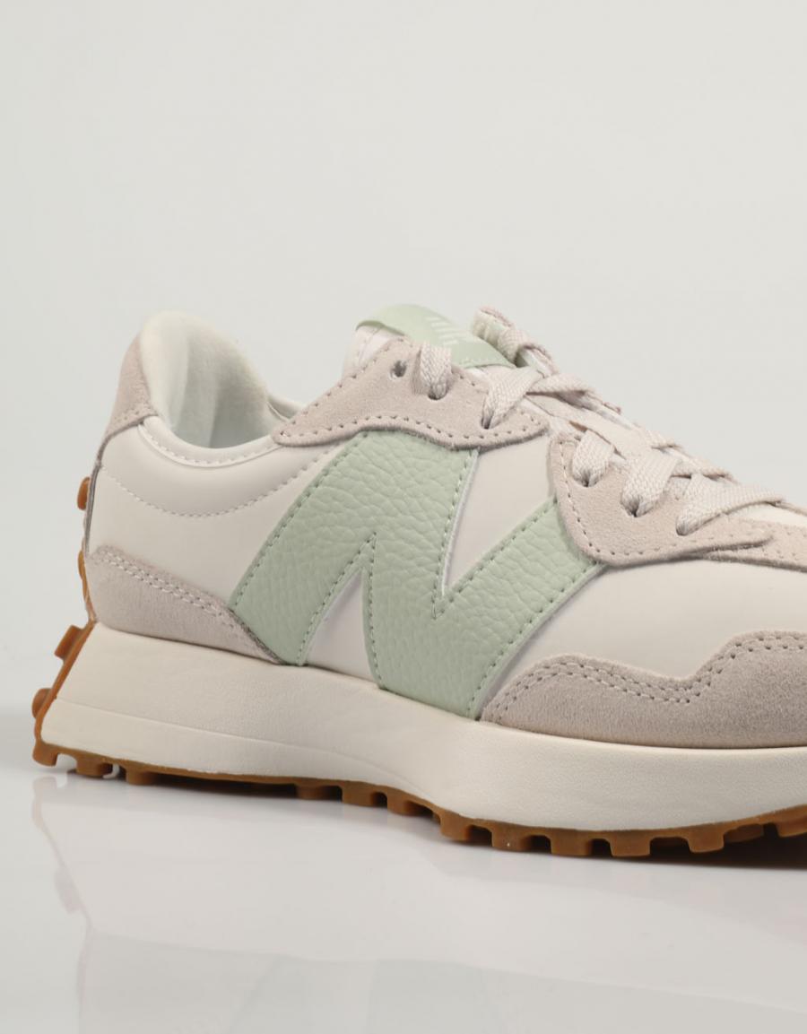 ZAPATILLAS NEW BALANCE WS327 en color Blanco